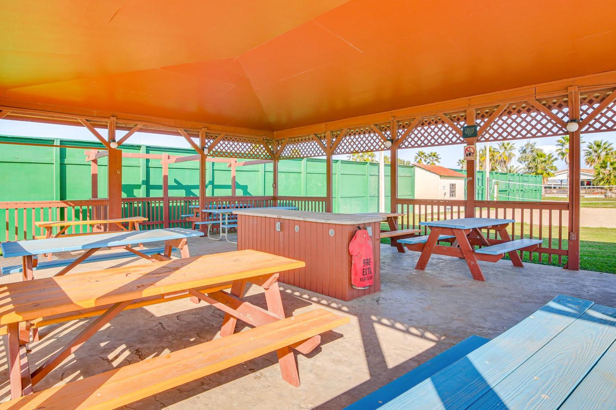 Cozy Waterfront Port Isabel Cottage With Deck! Zewnętrze zdjęcie