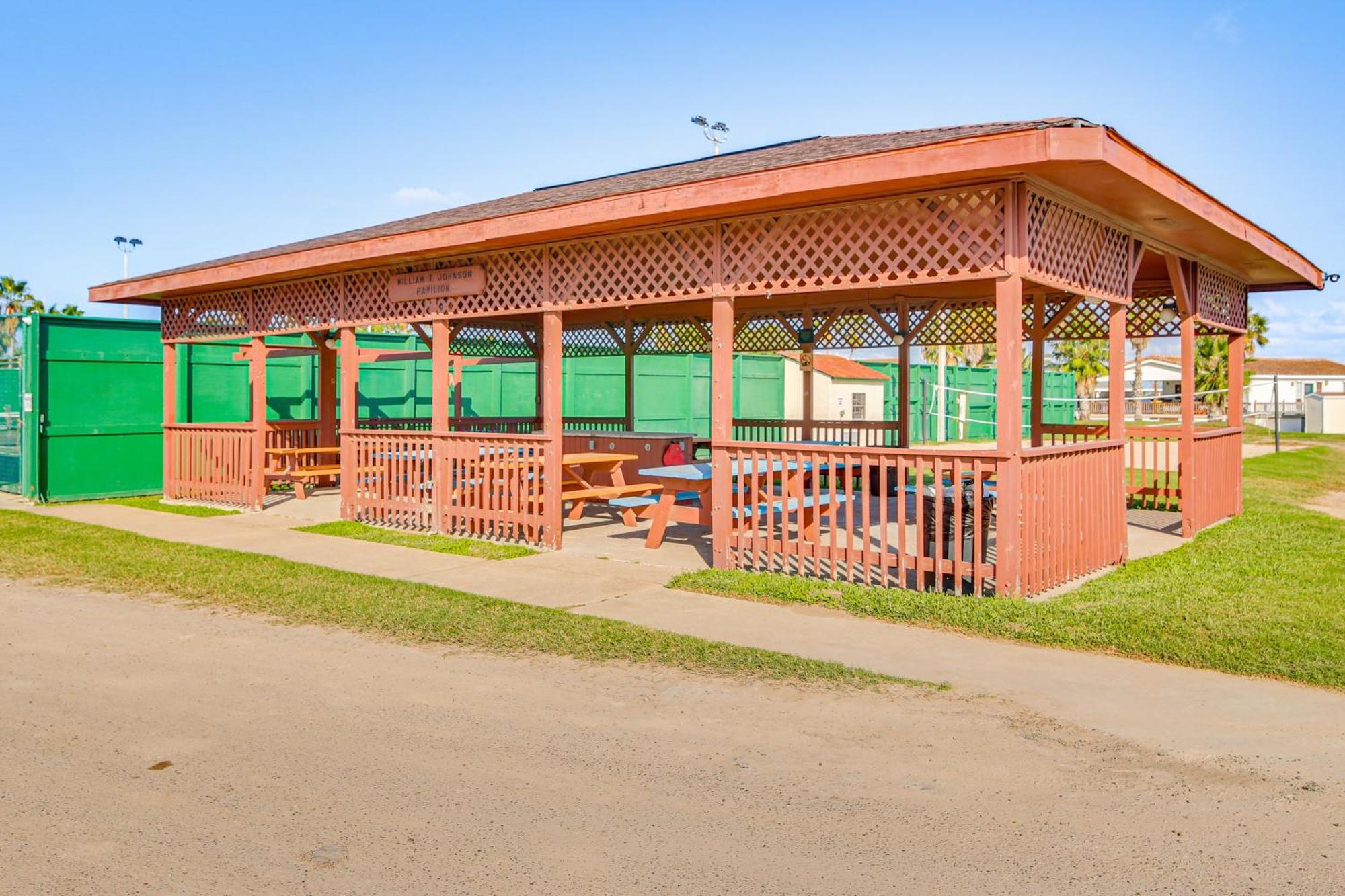Cozy Waterfront Port Isabel Cottage With Deck! Zewnętrze zdjęcie